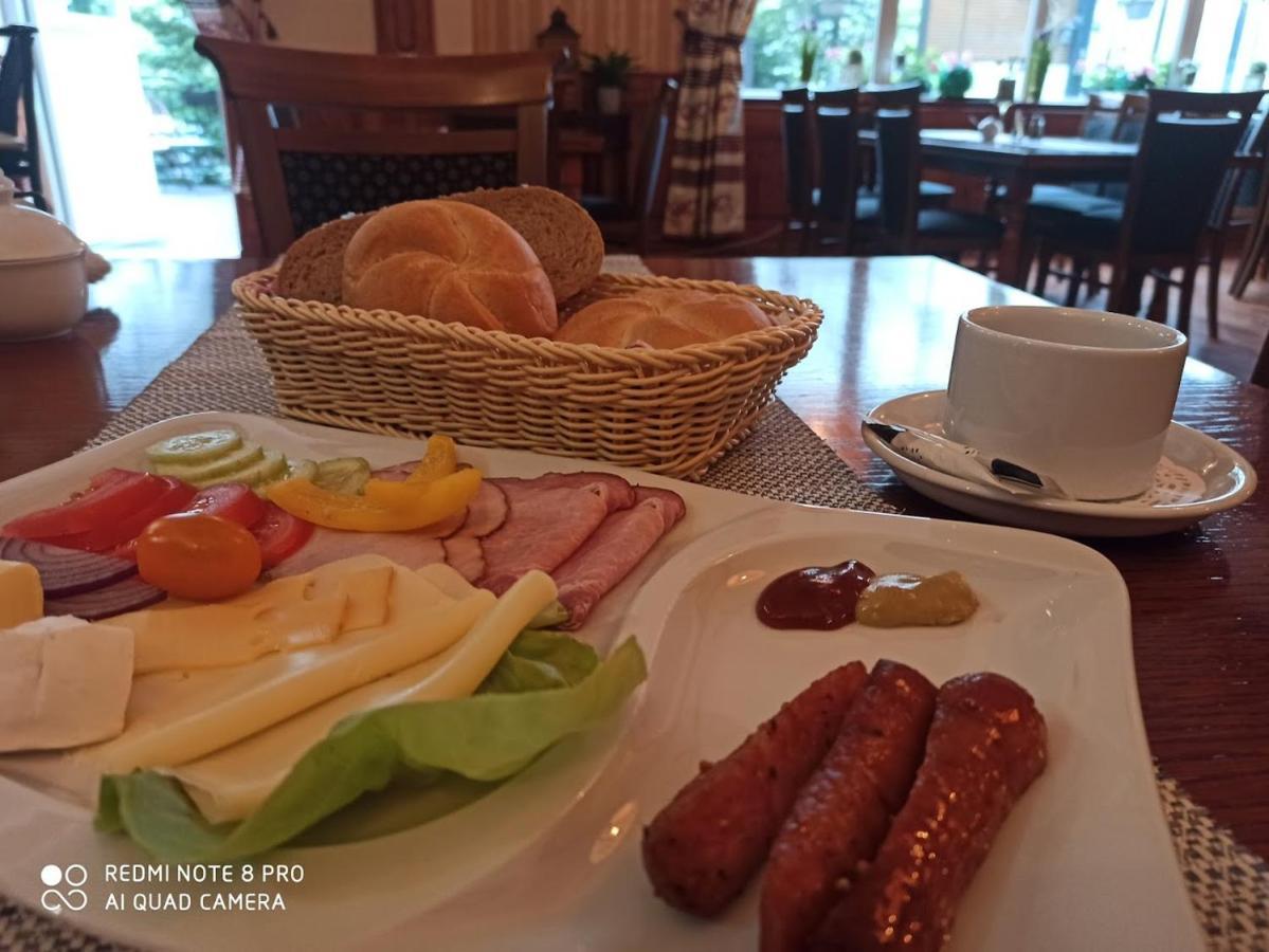 Dwor Ostoia Otel Rymanów Dış mekan fotoğraf