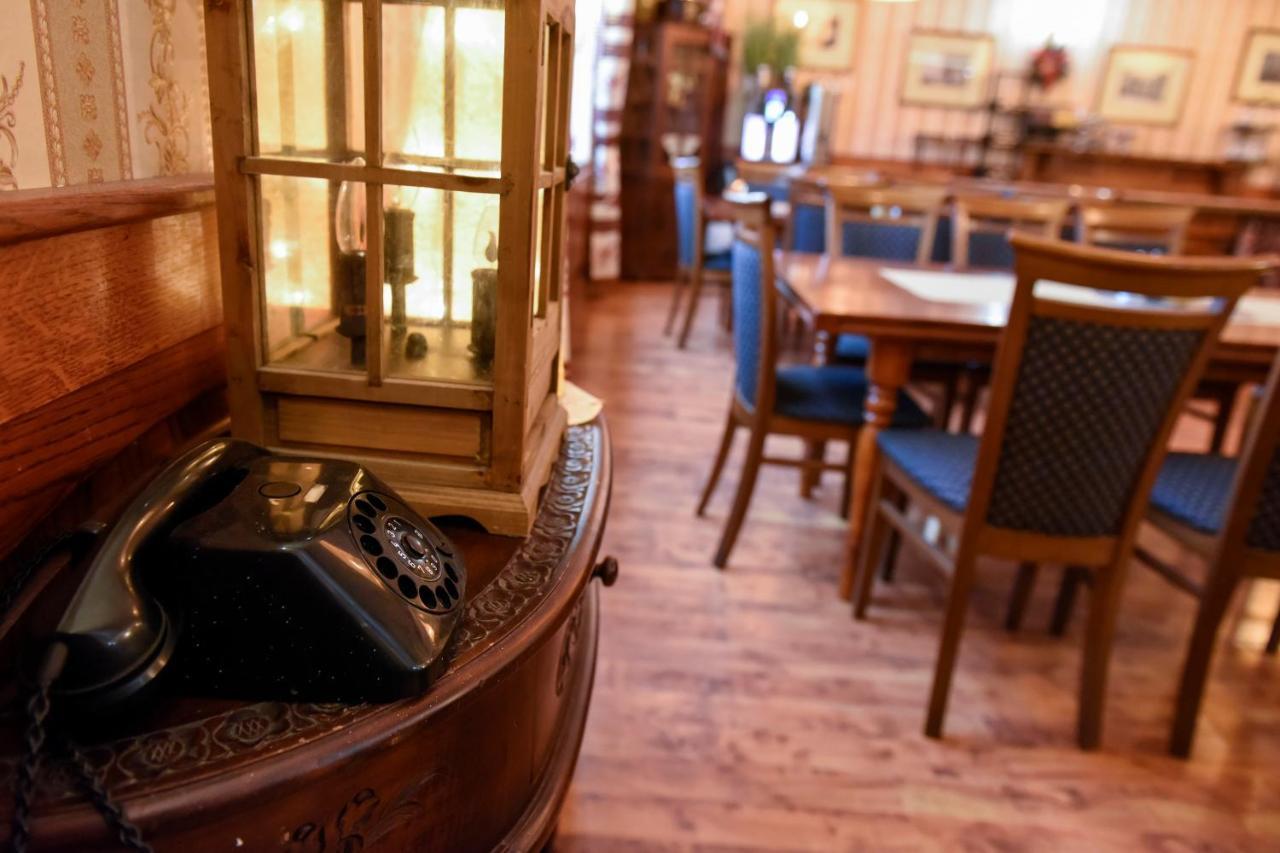 Dwor Ostoia Otel Rymanów Dış mekan fotoğraf