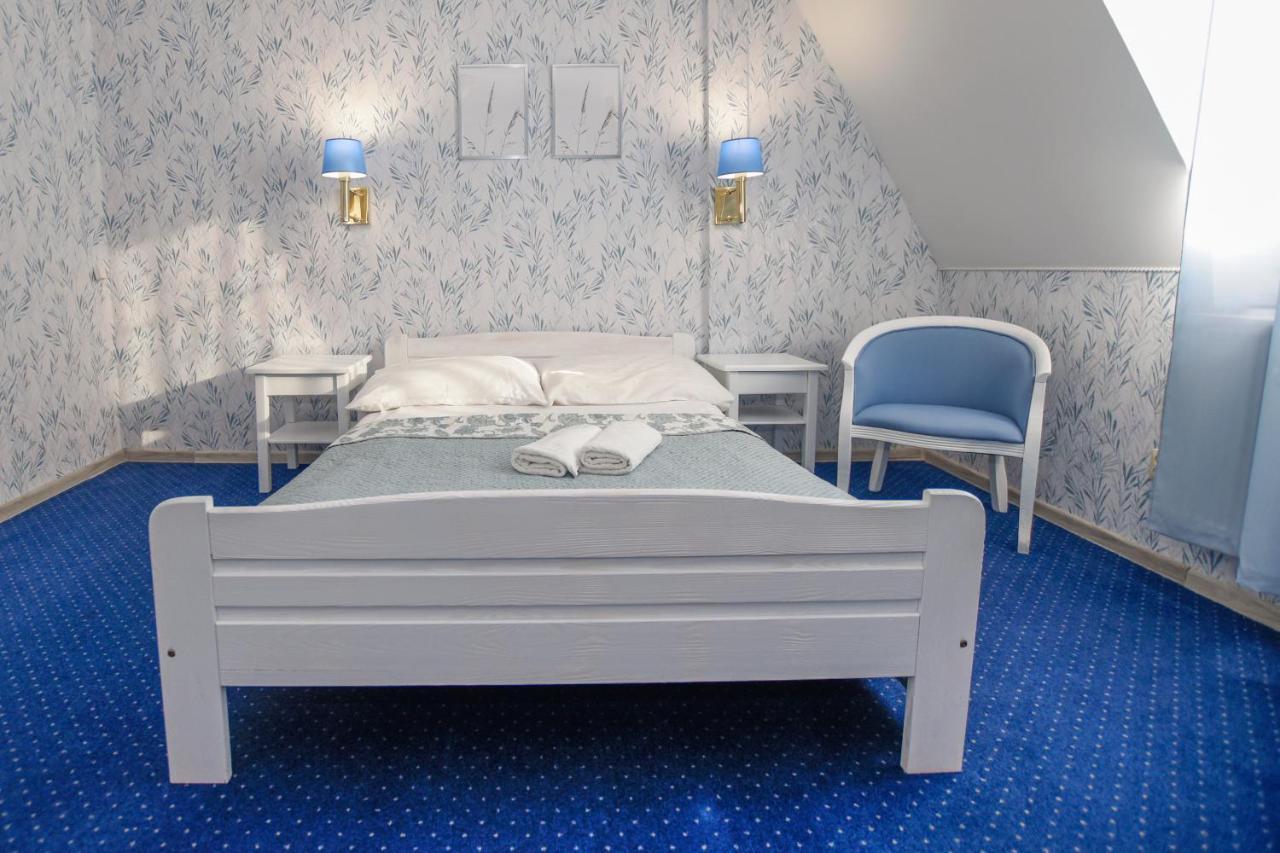 Dwor Ostoia Otel Rymanów Dış mekan fotoğraf
