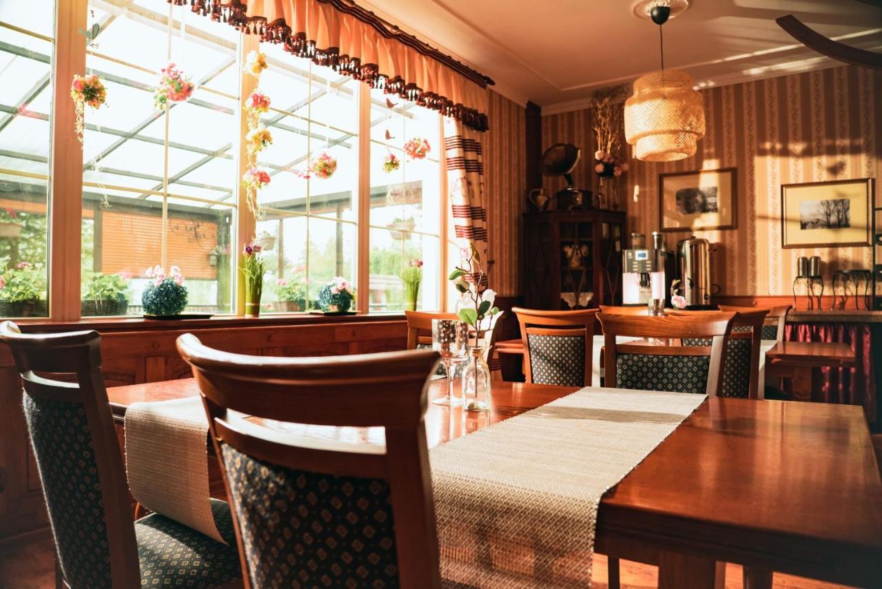 Dwor Ostoia Otel Rymanów Dış mekan fotoğraf