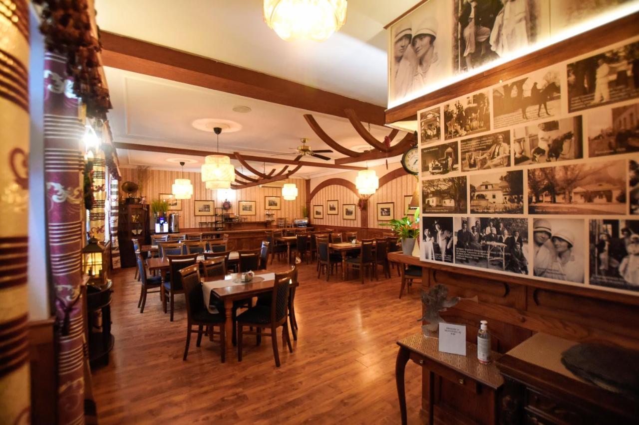 Dwor Ostoia Otel Rymanów Dış mekan fotoğraf