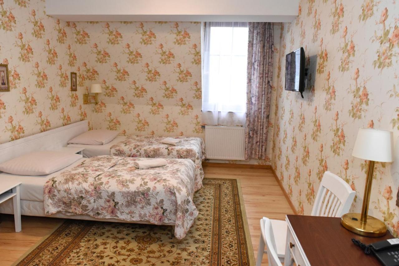 Dwor Ostoia Otel Rymanów Dış mekan fotoğraf