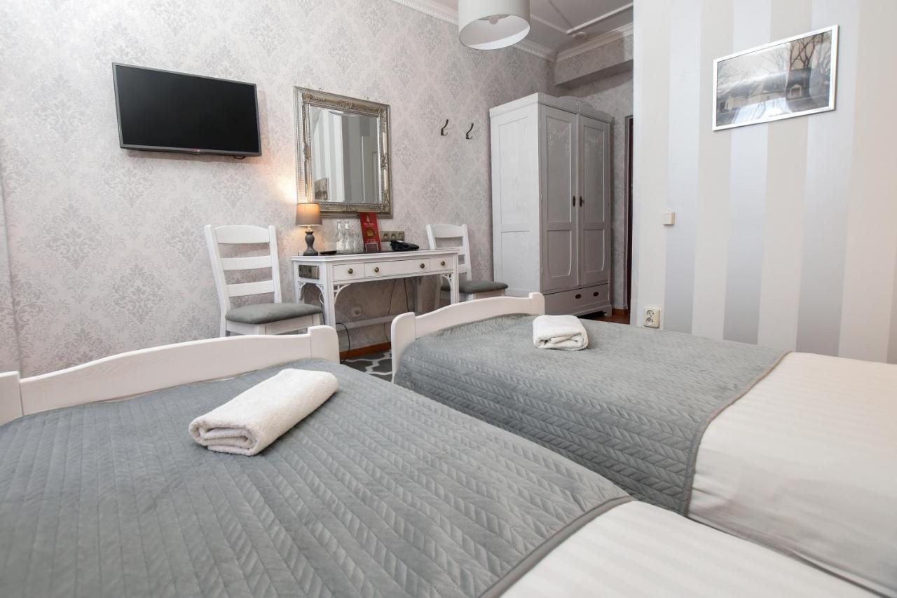 Dwor Ostoia Otel Rymanów Dış mekan fotoğraf