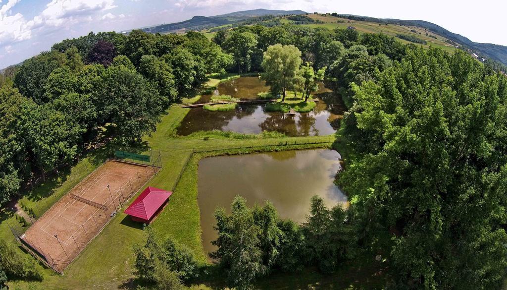 Dwor Ostoia Otel Rymanów Dış mekan fotoğraf
